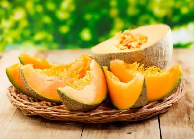 哈密瓜是什么季节的水果：夏秋两季